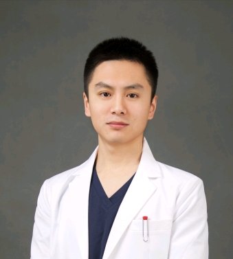 李奕男