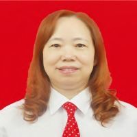 王霞