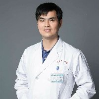 李亮