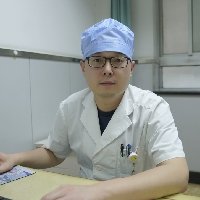 佟刚