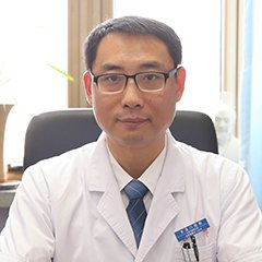 鞠上医生