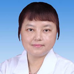 潘英