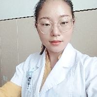 底明霞