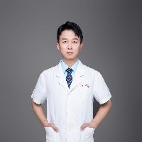 邱航