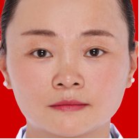 杨霞