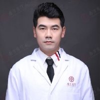 黄宇