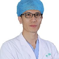 李亮