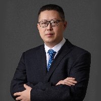 侯明明