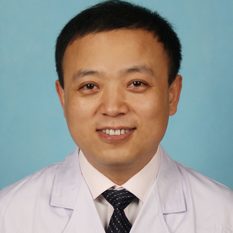 李育龙