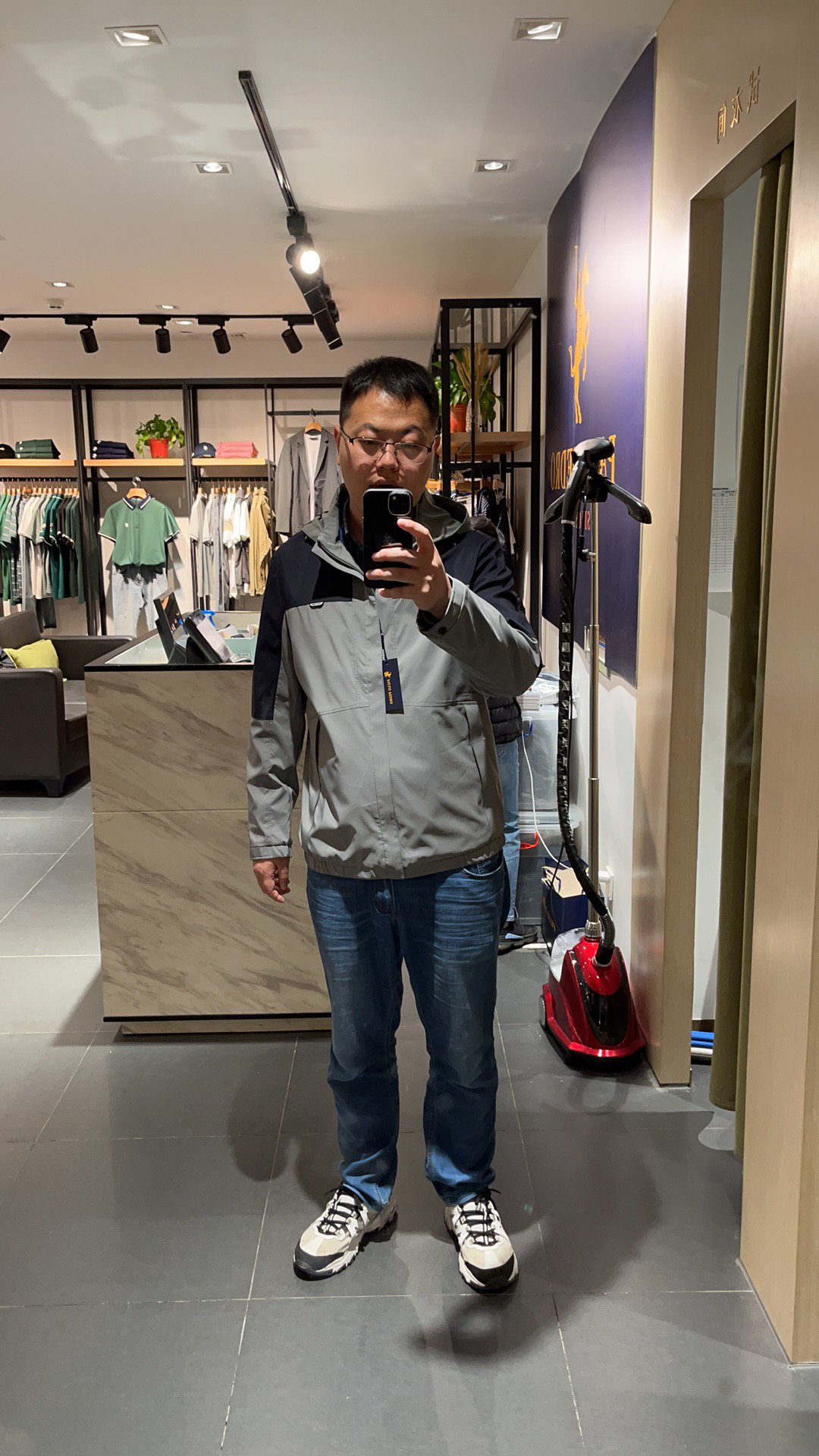 靳希成