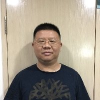 何畔