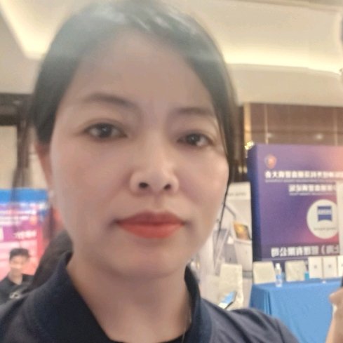 李新华