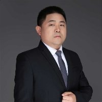 李亮