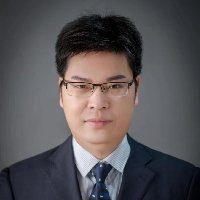 李基伟