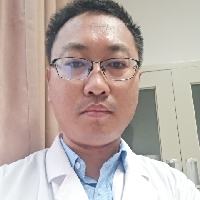 何磊