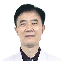 13岁小女孩3岁时就确诊脑癌，治疗过程不哭不闹，医生直呼心疼她