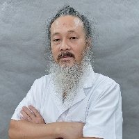 何侠