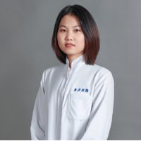 李灿