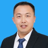 常伟