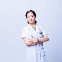 何萍