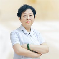展爱华