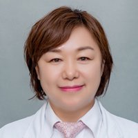 李芳