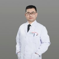 王震