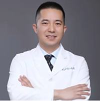 王斌