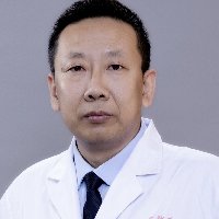 何斌