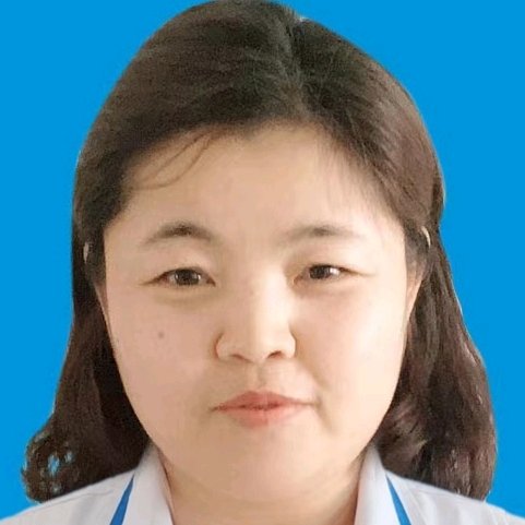 张何英
