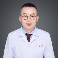 闫亮