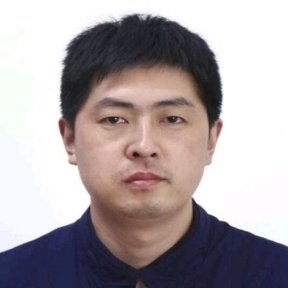 李聚龙