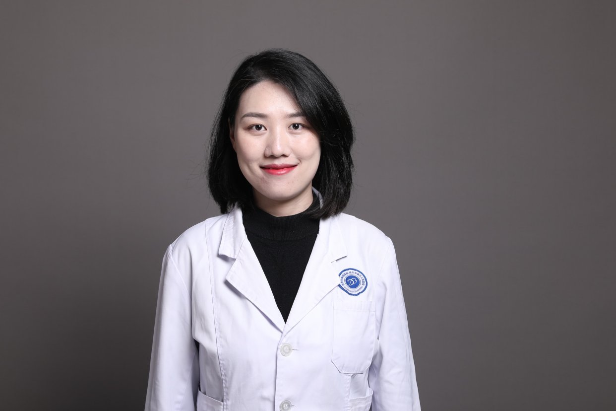 李丹