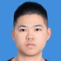 何俊
