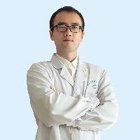 王震