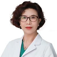 李英伟