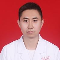 李亮